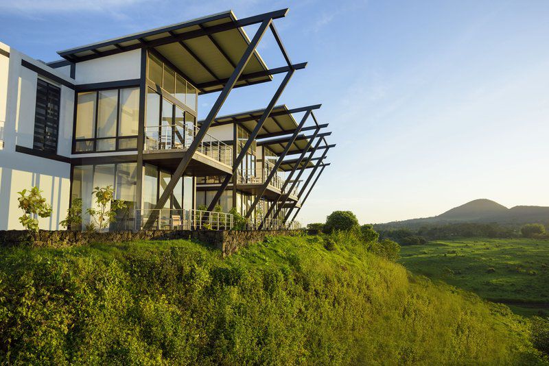 Pikaia Lodge Santa Cruz Island Exterior foto